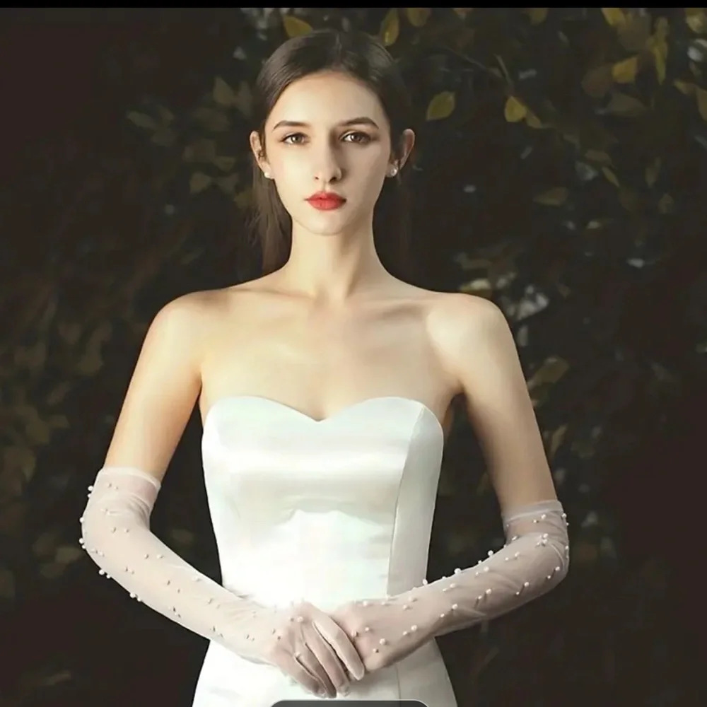 NEW Pearl Bridal Gloves New ✨🔥🔥🔥